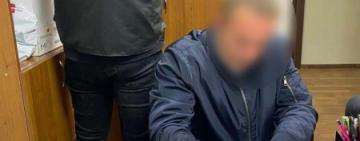 Начальник комунального підприємства погрожував звільнити підлеглого за відмову брати участь у розкраданні коштів  